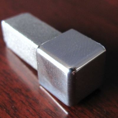 Beli Sudut Penghias Logam Baja Rinsless 8mm Untuk Meja online manufacture